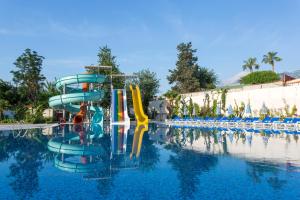 Bazén v ubytování Kemer Dream Hotel nebo v jeho okolí