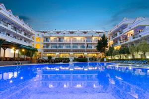 Bazén v ubytování Kemer Dream Hotel nebo v jeho okolí