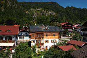 Nespecifikovaný výhled na hory nebo výhled na hory při pohledu z hotelu