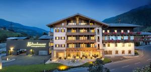 Nespecifikovaný výhled na hory nebo výhled na hory při pohledu z hotelu