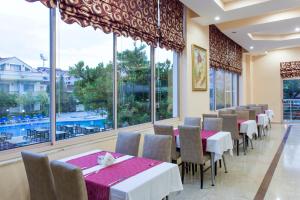 Bazén v ubytování Kemer Dream Hotel nebo v jeho okolí