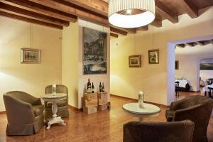 Uma área de estar em Albergo Mazzanti