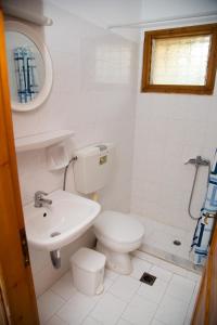A bathroom at Perigiali