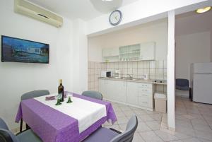 Kuchyň nebo kuchyňský kout v ubytování Apartments Senka