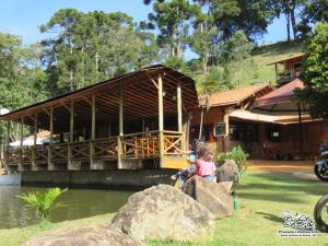 Bangunan di mana terletaknya rumah tamu ini