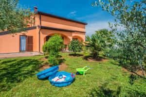 Zahrada ubytování Apartment Oliva with swimming pool