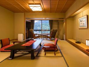 O zonă de relaxare la Yumoto Konpira Onsen Hananoyu Kobaitei