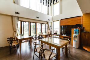 A seating area at 輕塵別院Serenegray B&B