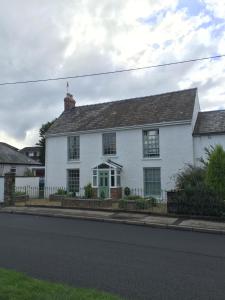 Gallery image of Deri-Down Guest House in Abergavenny