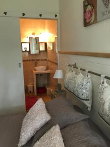 Posezení v ubytování Chambre d'hôtes Costa Belle + 28 fotografií