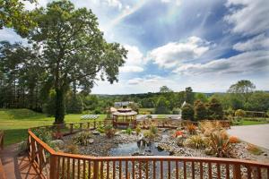 Pemandangan kolam renang di Fernhill House Hotel & Gardens atau berdekatan