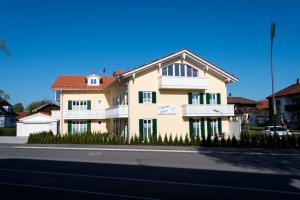 Gallery image of Chiemsee Suiten in Übersee