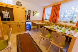 Zdjęcie z galerii obiektu Gästehaus Maria - Privatzimmer w mieście Nassereith