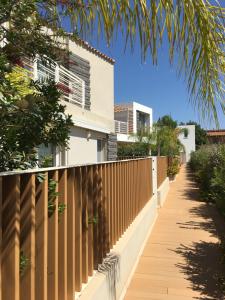 Το κτήριο όπου στεγάζεται  το διαμέρισμα