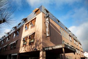 a building with a hotel london on the side at Hotel Lundia in Lund