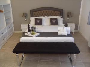 A bed or beds in a room at B&B Emozioni e Relax