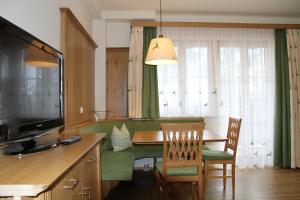 Dapur atau dapur kecil di Alpen Appartements Zauchensee