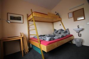 Hvoll Hostel客房内的一张或多张床位