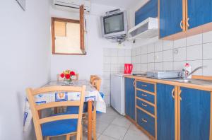 Kuchyň nebo kuchyňský kout v ubytování Apartments Cvita Sučić