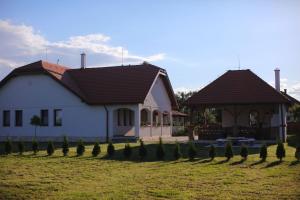 Zahrada ubytování Csaronda Vendegház