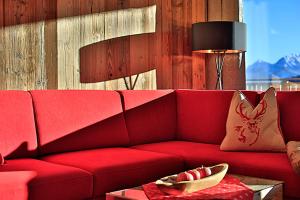 A seating area at Familyparadies GAMPLALM