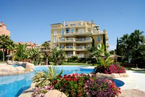 Bassein majutusasutuses LA CALETA - Cabo Roig - Apartamentos de Lujo või selle lähedal