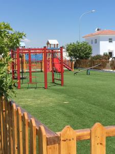 Ο χώρος παιχνιδιού για παιδιά στο Mythical Sands Resort - Antonios