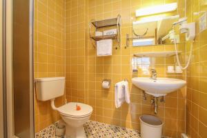 Bagno di Hotel Tiroler Adler - bed and breakfast