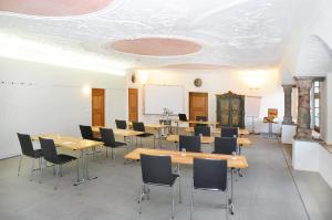Zona de afaceri și/sau sala de conferințe de la Tagungshaus Kloster Heiligkreuztal