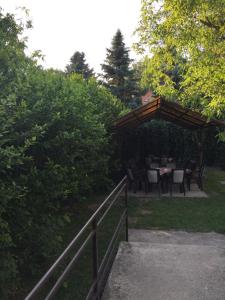 Vonkajšia záhrada v ubytovaní Pálma Apartmanház Siófok