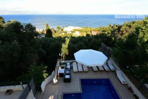 Afbeelding uit fotogalerij van Alexandros Villa Luxury Achiilion Corfu in Perama