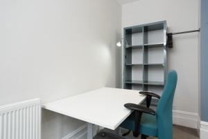Gallery image of Stopover at ORCHARD GARDEN APARTMENT with great outdoor space in Portsmouth