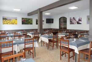 En restaurang eller annat matställe på Pension Grilo