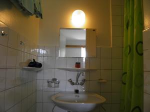 Koupelna v ubytování Auberge au Cavalier + 37 fotografií