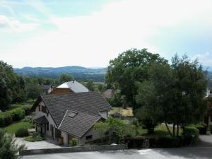 an aerial view of a house at Les Haies Vives in Choisy