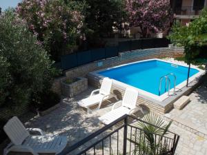Bazén v ubytování Aurelia Apartment nebo v jeho okolí