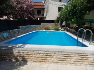 Bazén v ubytování Aurelia Apartment nebo v jeho okolí
