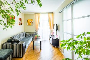 Χώρος καθιστικού στο Apartment on Arkhipenka with Panorama View