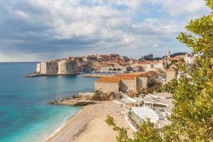 Foto de la galería de Luxury Beachfront Apartment Banje en Dubrovnik