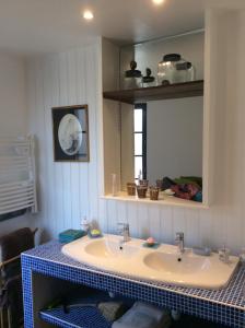 Maison Côté Mer tesisinde bir banyo