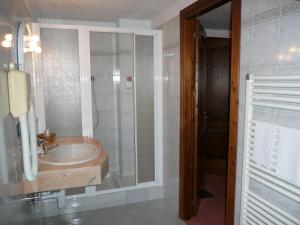 Koupelna v ubytování Hotel Petit Giles