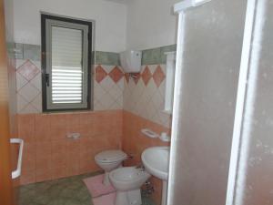 Villettemire tesisinde bir banyo