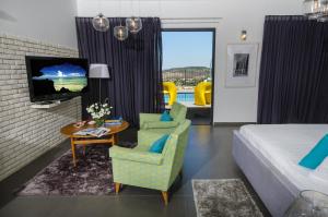 Televisyen dan/atau pusat hiburan di The Fifties suites