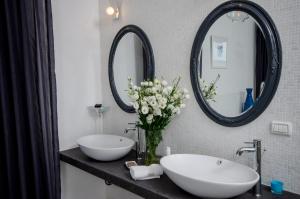 Bilik mandi di The Fifties suites