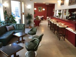 Gallery image of Hotel Restaurant Les Oceanides in Concarneau