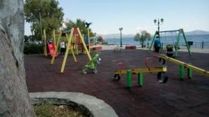 Zona de joacă pentru copii de la Villa George - Family Holidays
