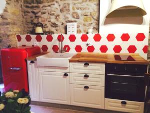 A kitchen or kitchenette at Cantina del Pescatore
