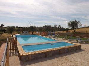 Bazén v ubytování Agriturismo L.B.STUD nebo v jeho okolí