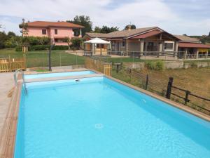 Bazén v ubytování Agriturismo L.B.STUD nebo v jeho okolí