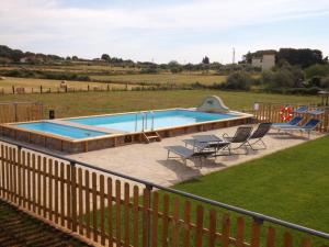 Bazén v ubytování Agriturismo L.B.STUD nebo v jeho okolí